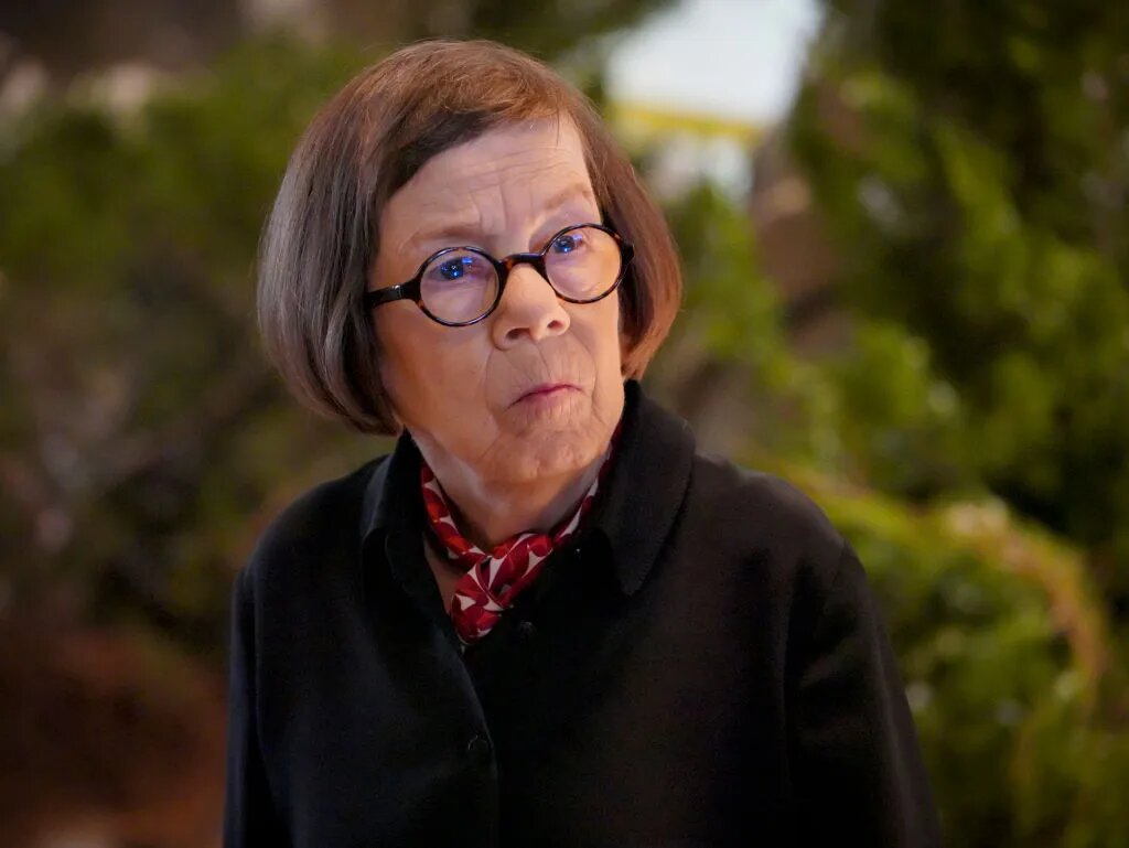 Karen Kline-Facts You Need To Know About Linda Hunt’s Wife